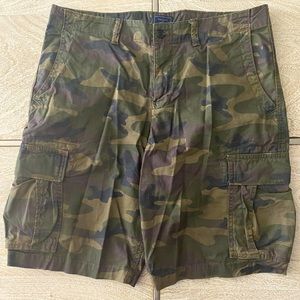 Gap KHAKIS Men’s Camo Cargo Shorts